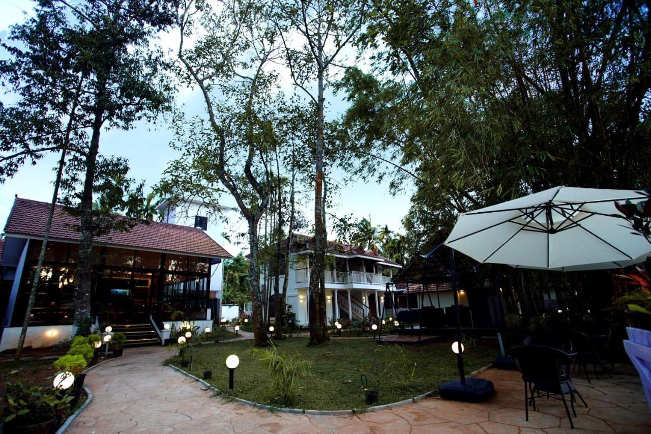 Bamboo Lagoon Backwater Front Resort Alappuzha Eksteriør billede