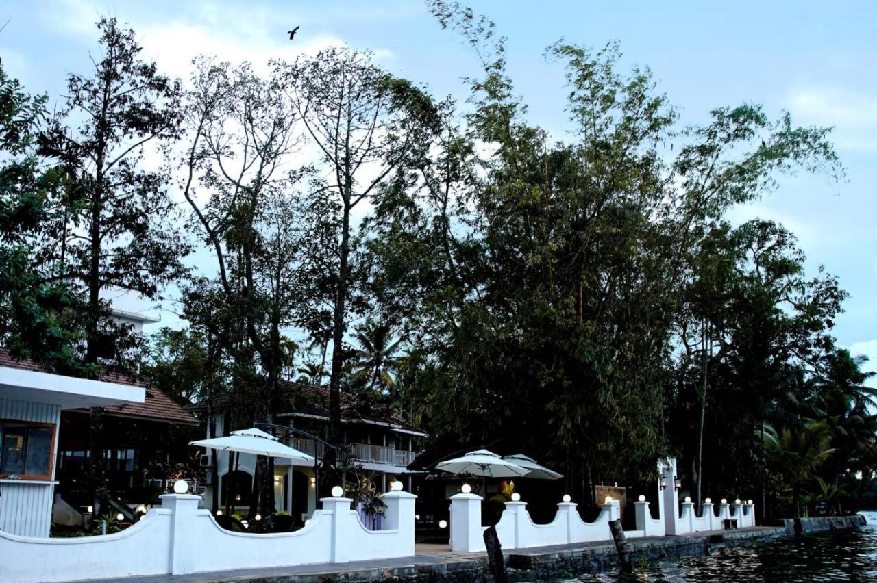 Bamboo Lagoon Backwater Front Resort Alappuzha Eksteriør billede